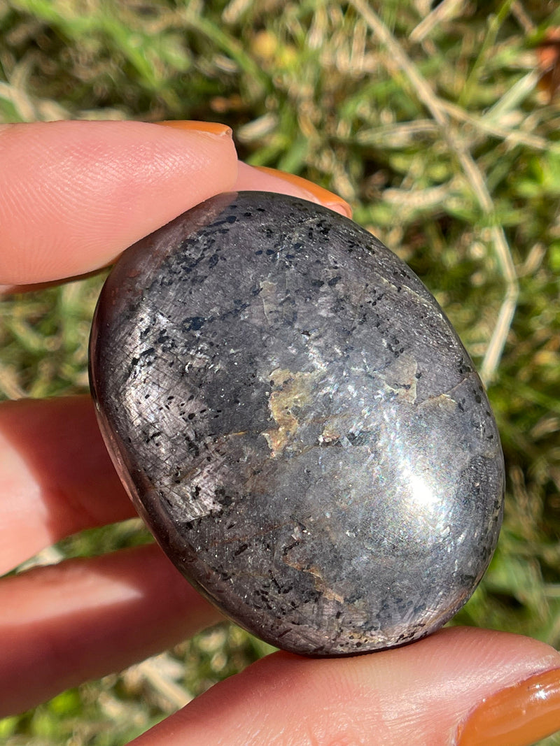 High Grade Chatoyant Ruby Corundum palm stone from India, Polished Ruby, Chatoyant Ruby, Rare crystal, Rare Stone, Polished Ruby, Top grade