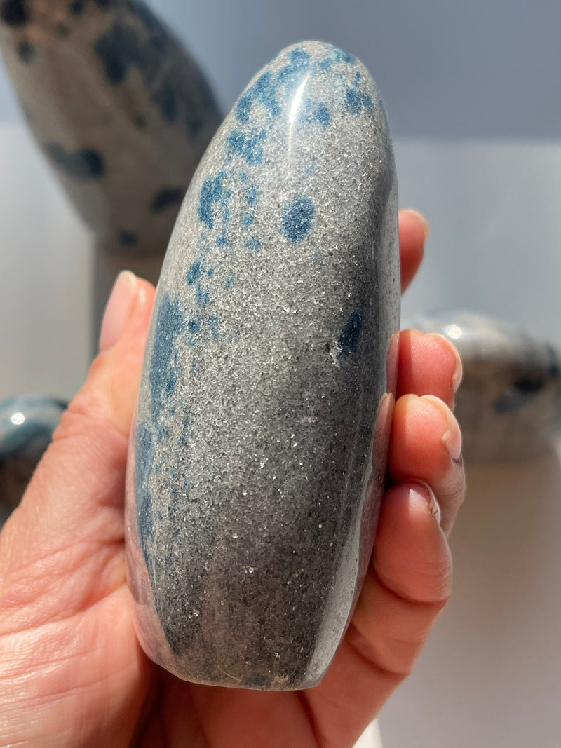 Electric Blue Apatite in Cleavelandite Freeform from Madagascar, Large Apatite, Apatite freeform, Natural Crystal, K2, K2 freeform, large K2